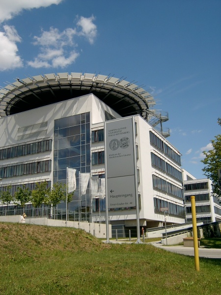 ملف:Halle uni klinikum.jpg